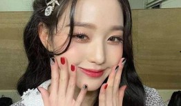 张元英最新爆料图片大全,时尚造型与私照曝光